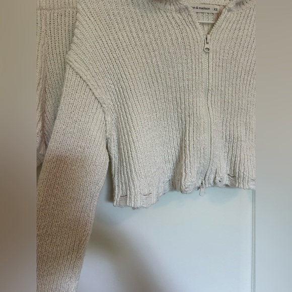 Moon & Madison Cream Knit Cardigan and shorts matching set - Picture 4 of 7